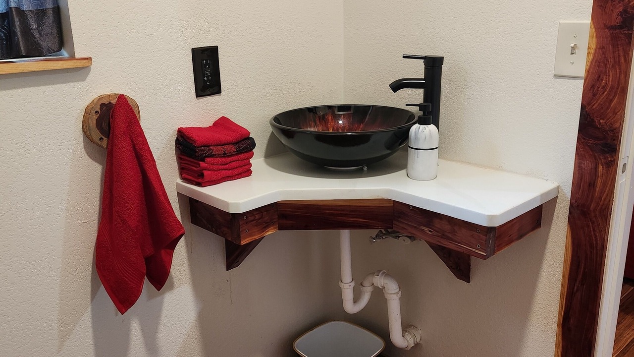 Photo of Bathroom in Cayuga