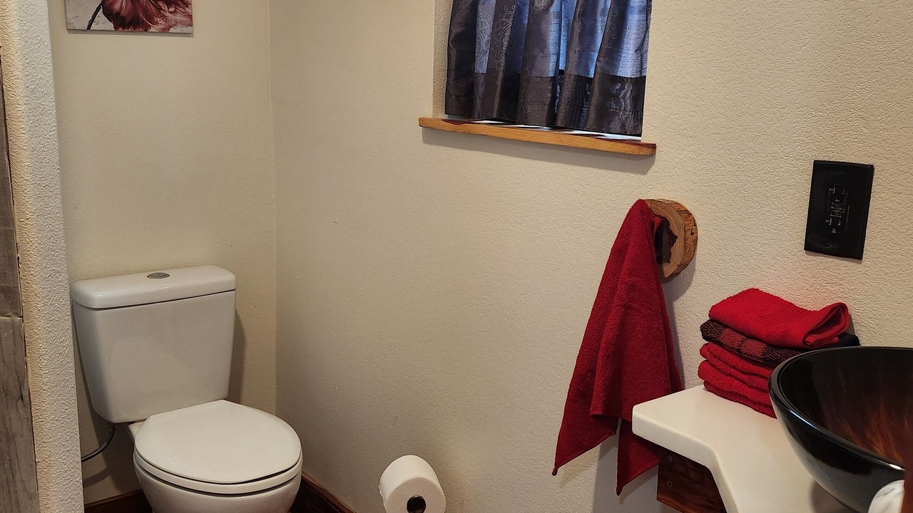 Photo of Bathroom in Cayuga