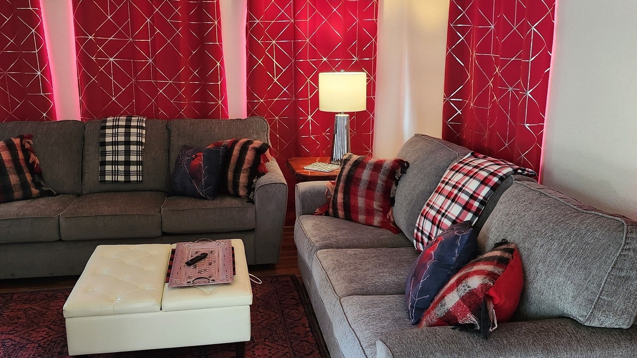 Photo of Livingroom in Cayuga