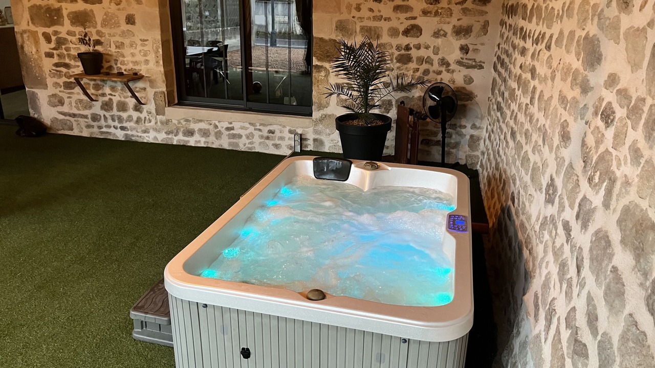 Photo of Patio Balcony in Bort-l'Etang