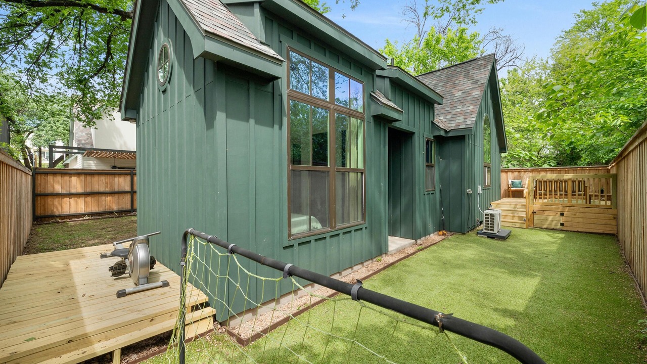 Photo of Patio Balcony in Govalle