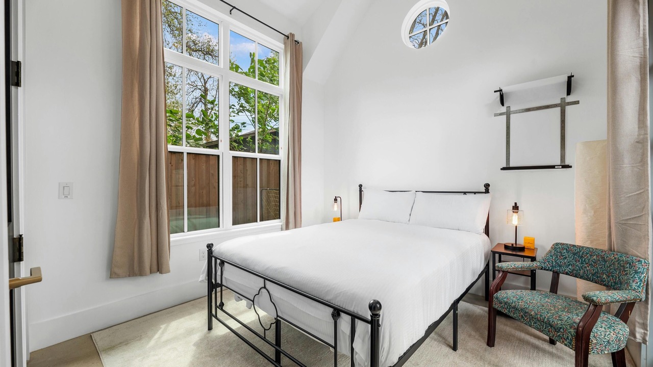 Photo of Bedroom in Govalle