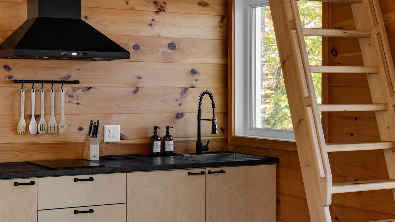 Photo of Kitchen in Saint-Aime-du-Lac-des-Iles