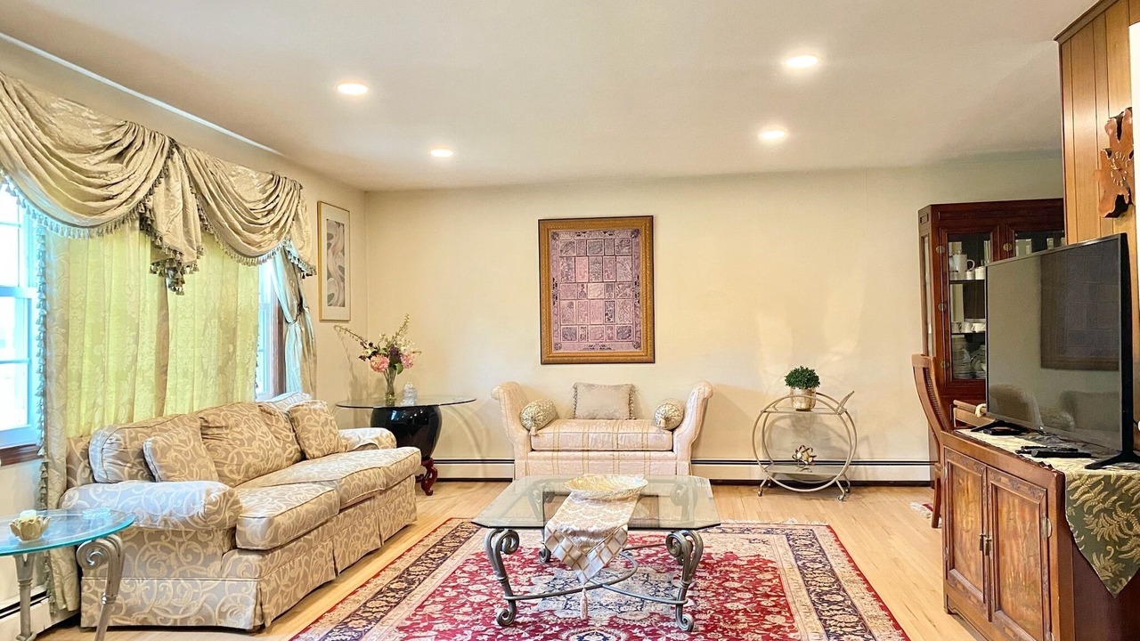 Photo of Livingroom in Darien