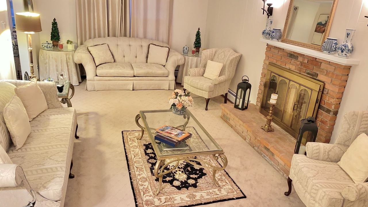 Photo of Livingroom in Darien