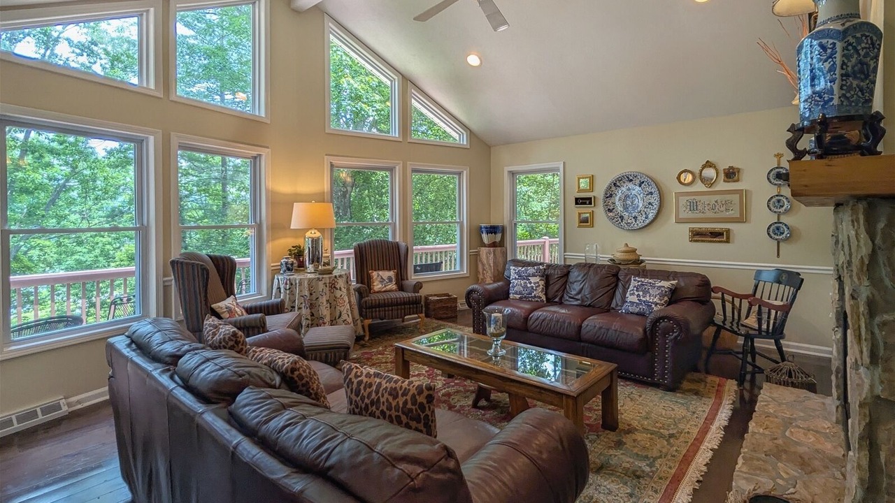 Photo of Livingroom in Lake Junaluska