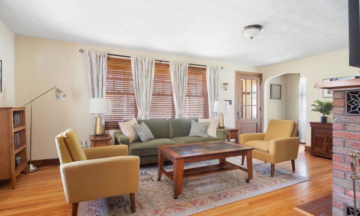 Photo of Livingroom in Lakewood