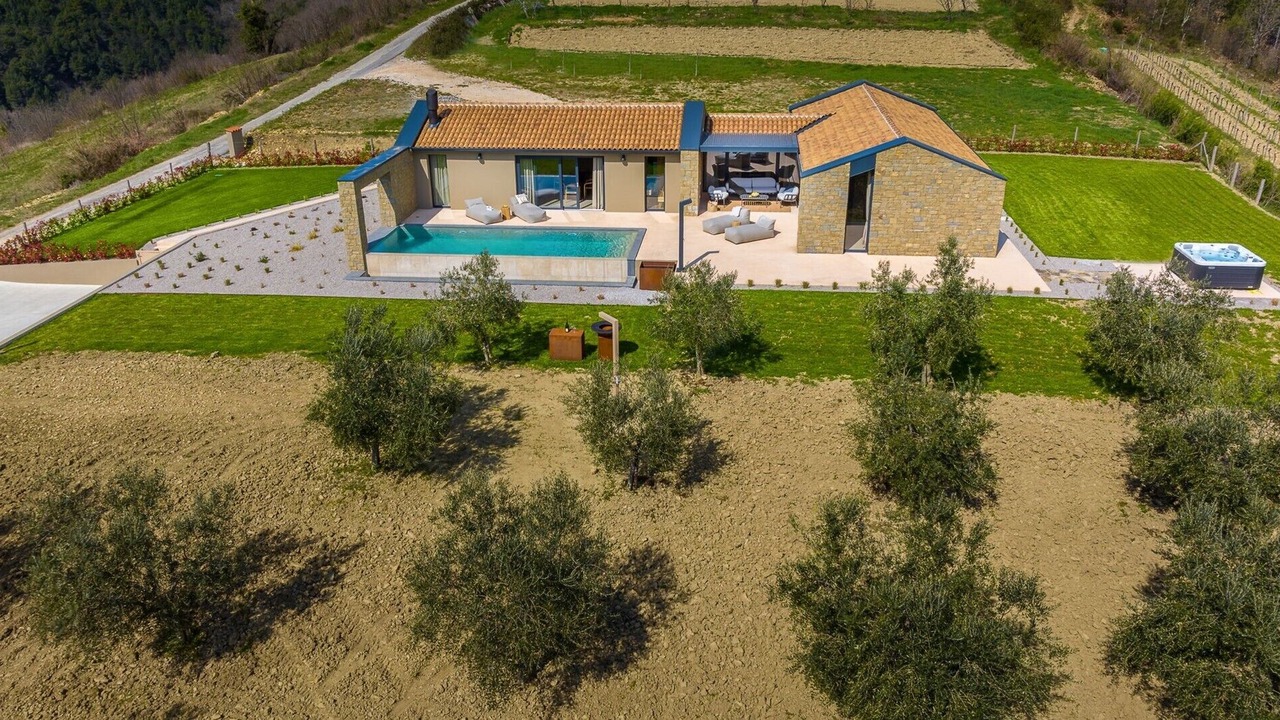 Photo of Outdoor in Kostanjica