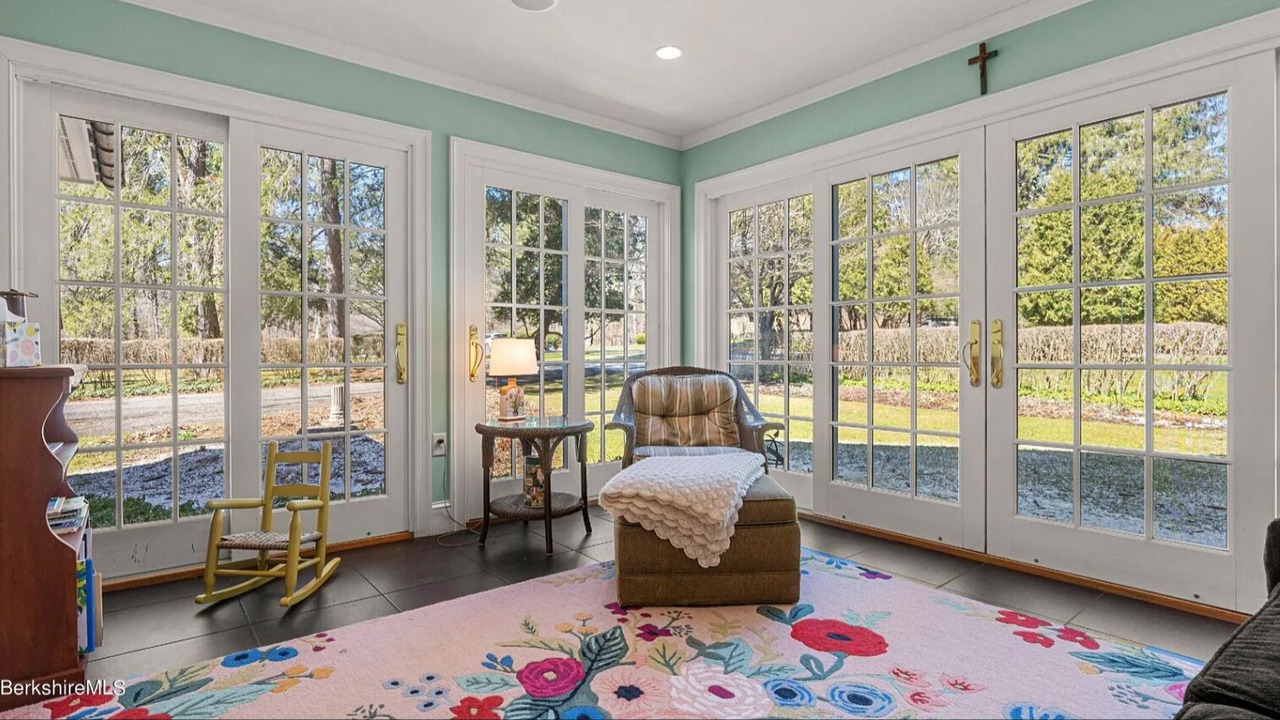 Photo of Others in Stockbridge