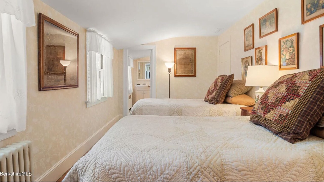 Photo of Others in Stockbridge