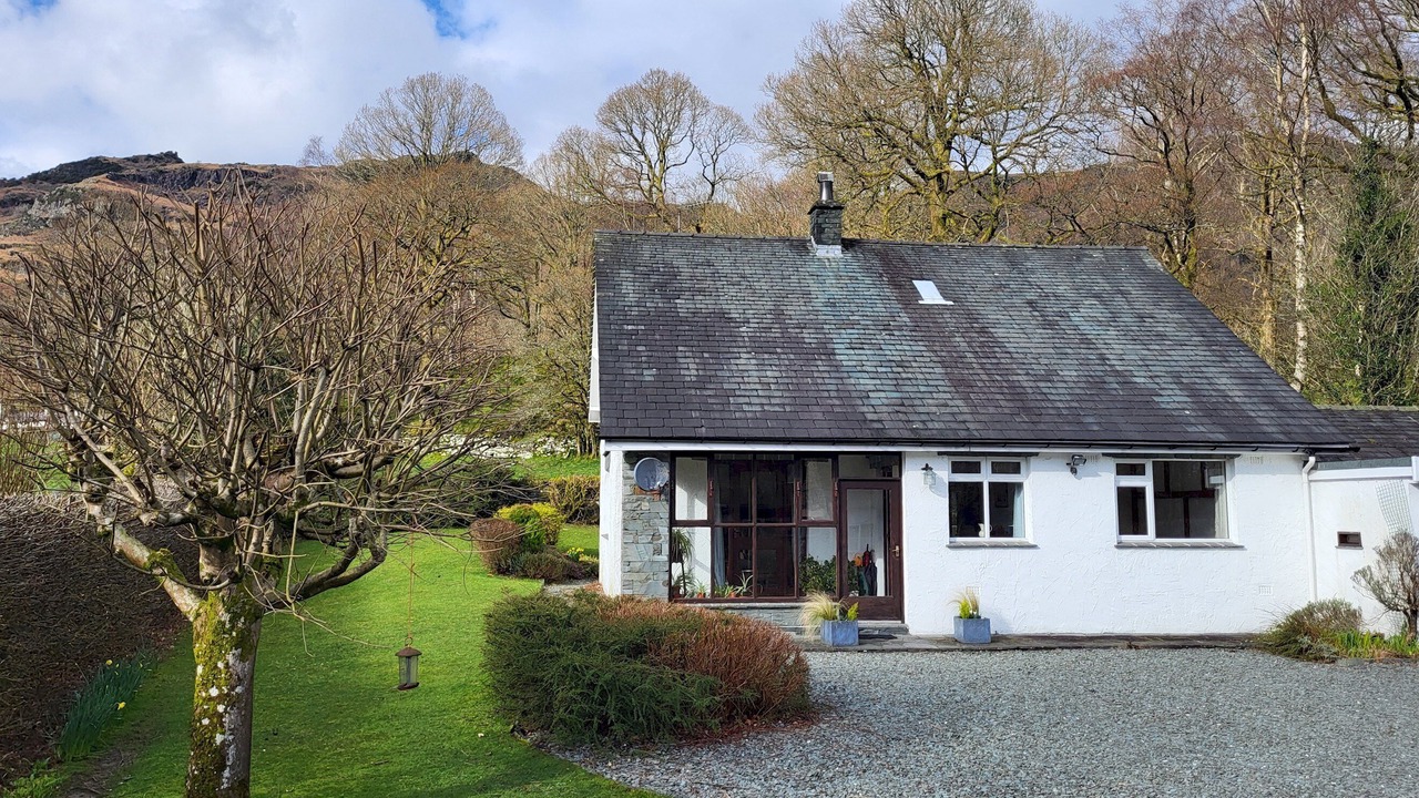 Photo of Outdoor in Chapel Stile
