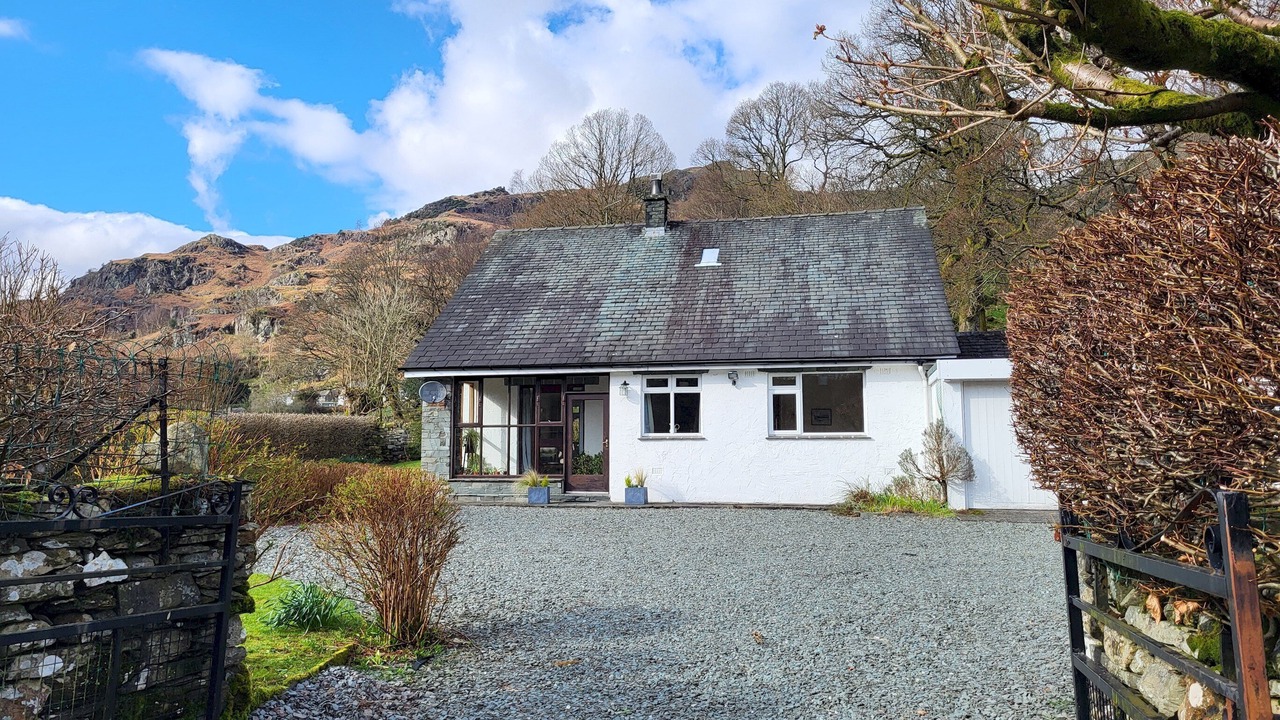 Photo of Outdoor in Chapel Stile