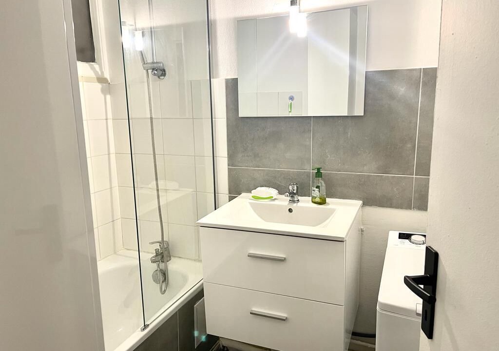 Photo of Bathroom in Fontainebleau