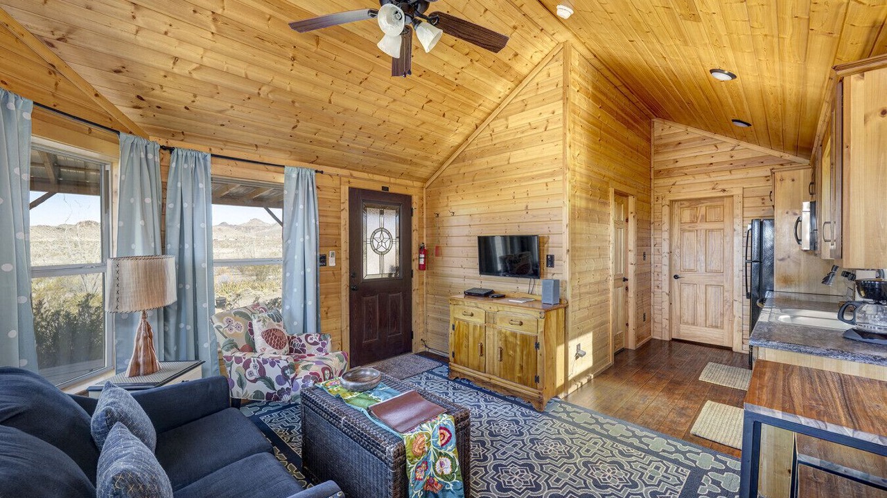Photo of Livingroom in Terlingua