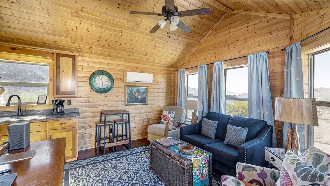 Photo of Livingroom in Terlingua
