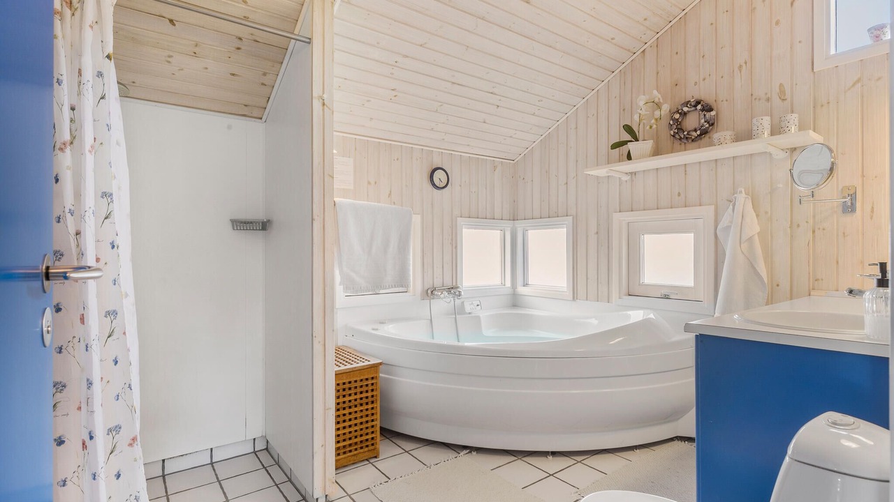 Photo of Bathroom in Jørgensø