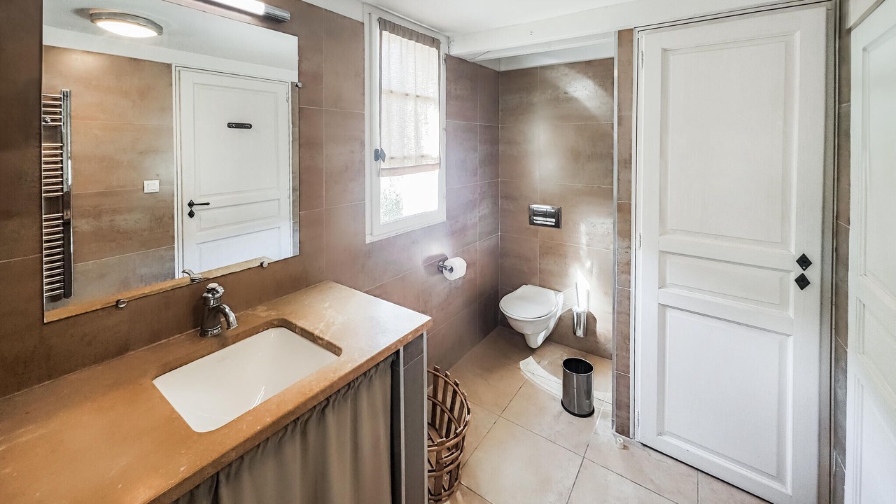 Photo of Bathroom in Saint-Laurent-de-la-Cabrerisse