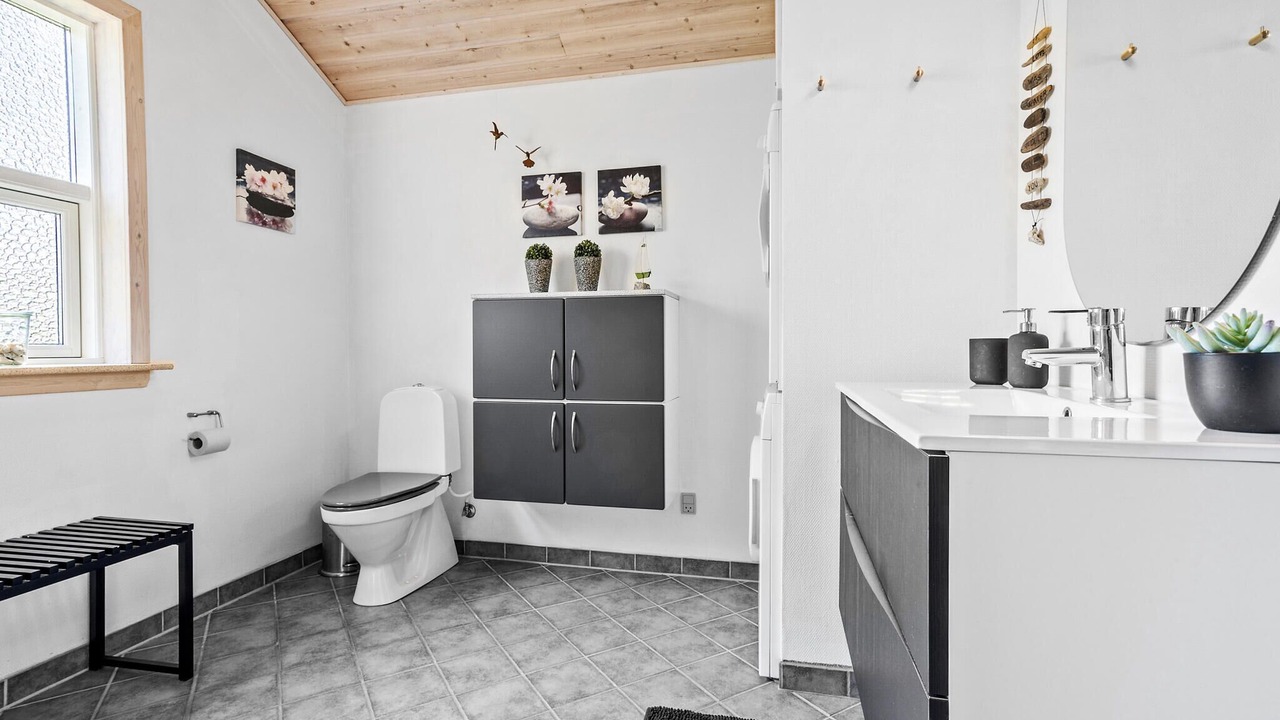 Photo of Bathroom in Agger