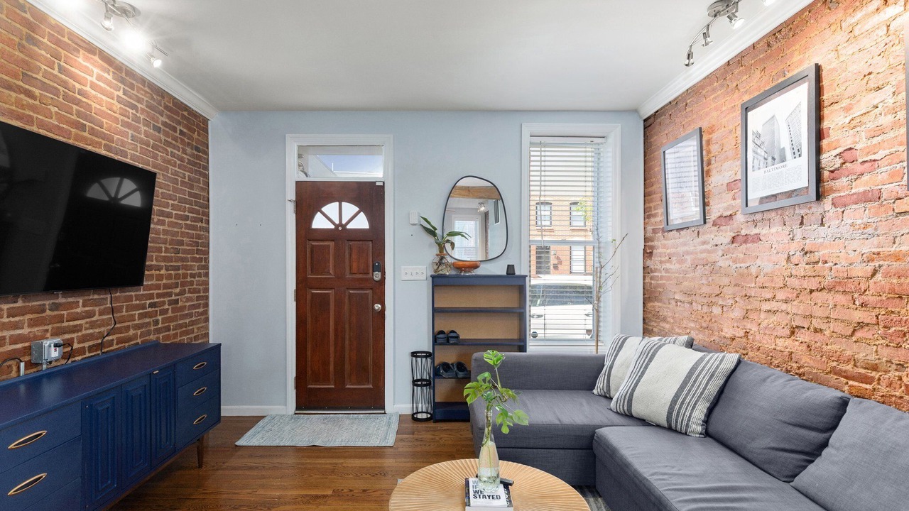 Photo of Livingroom in Canton