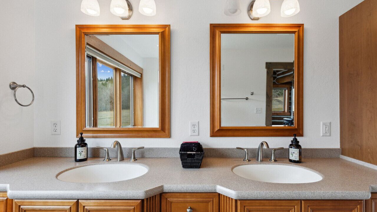 Photo of Bathroom in Victor