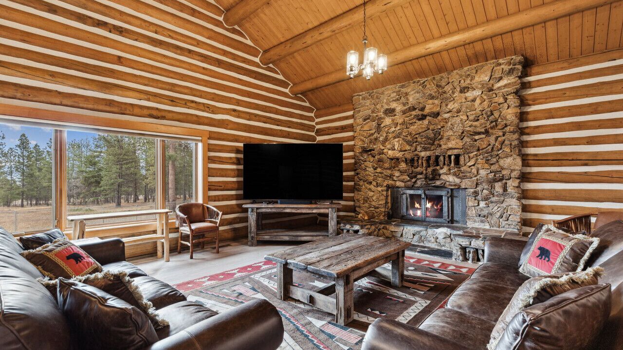 Photo of Livingroom in Victor