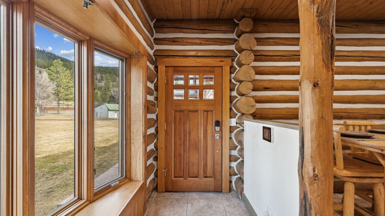 Photo of Others in Victor