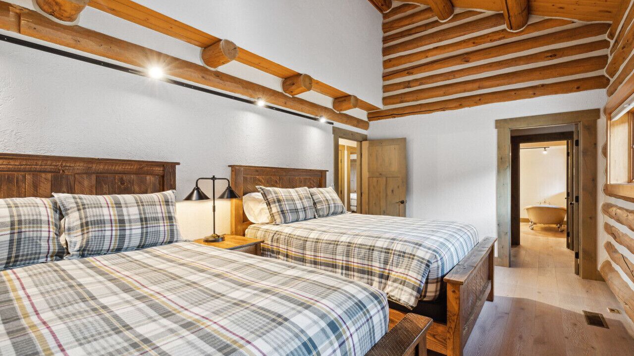 Photo of Bedroom in Victor