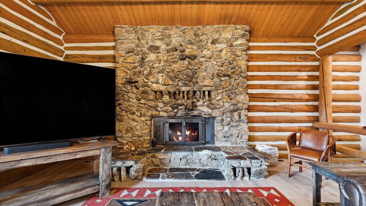 Photo of Others in Victor