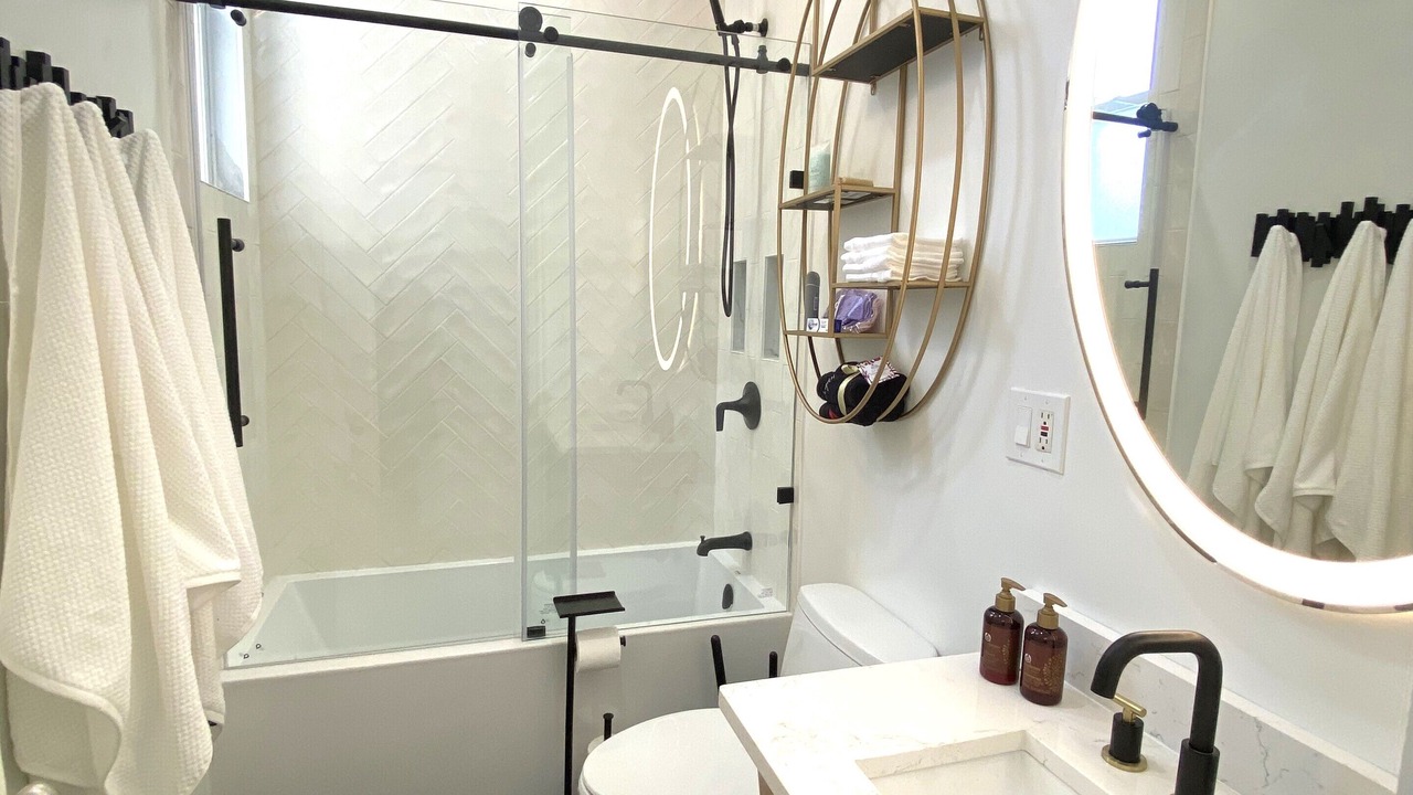 Photo of Bathroom in Noble Square