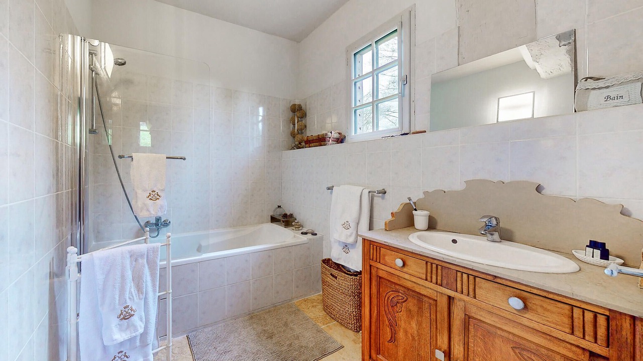 Photo of Bathroom in Livarot-Pays-d'Auge