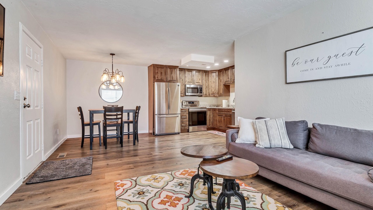 Photo of Livingroom in Orem South