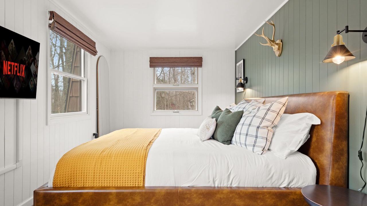 Photo of Bedroom in Pocono Pines