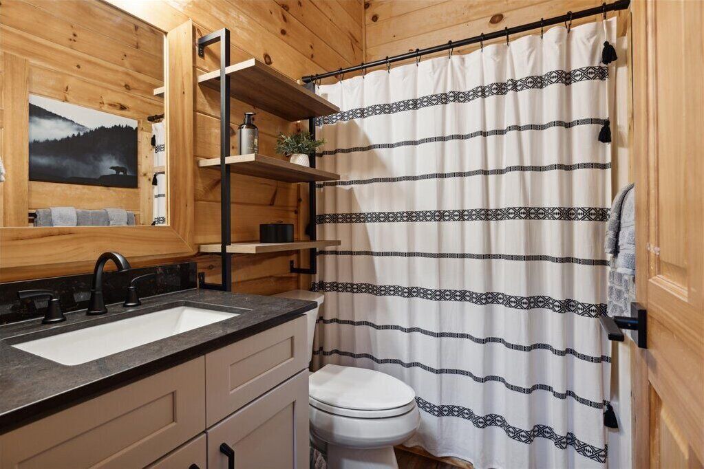 Photo of Bathroom in Pigeon Forge