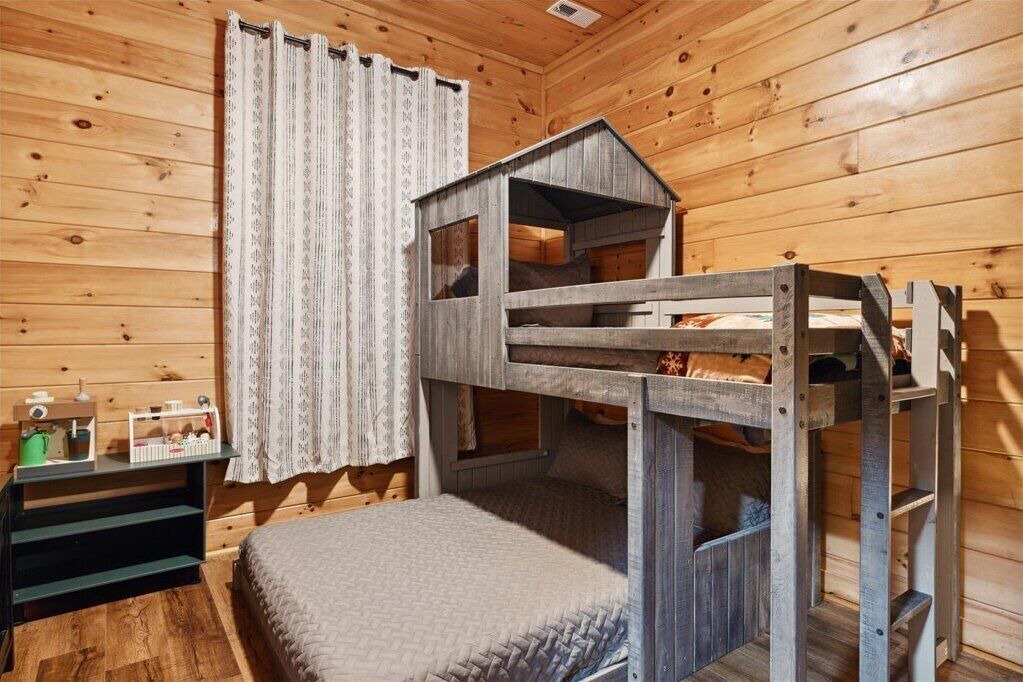 Photo of Bedroom in Pigeon Forge