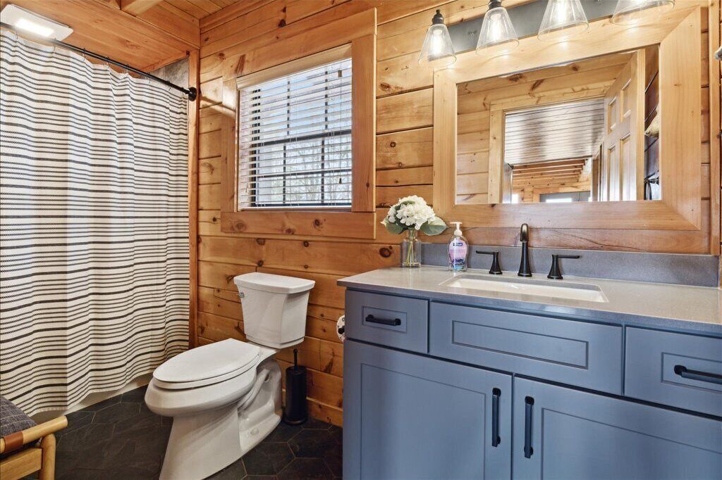 Photo of Bathroom in Pigeon Forge