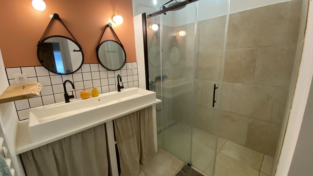 Photo of Bathroom in Cherbourg-en-Cotentin