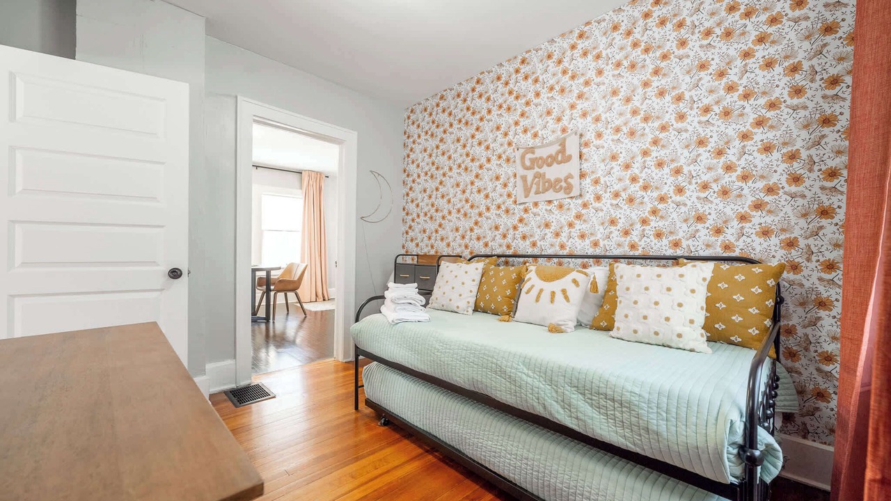 Photo of Bedroom in Meridian-Kessler