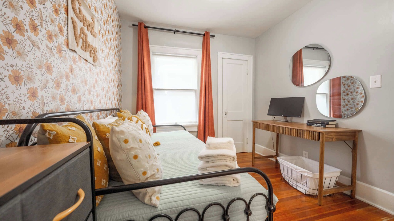 Photo of Bedroom in Meridian-Kessler