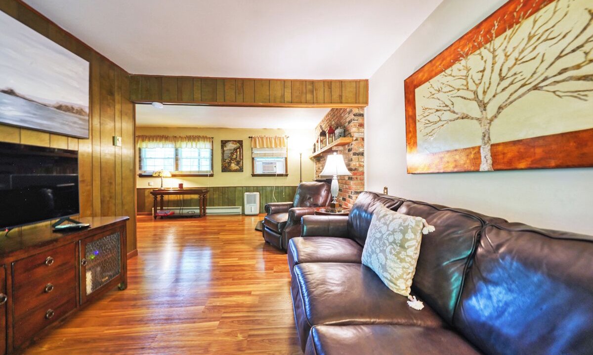 Photo of Livingroom in Cold Spring