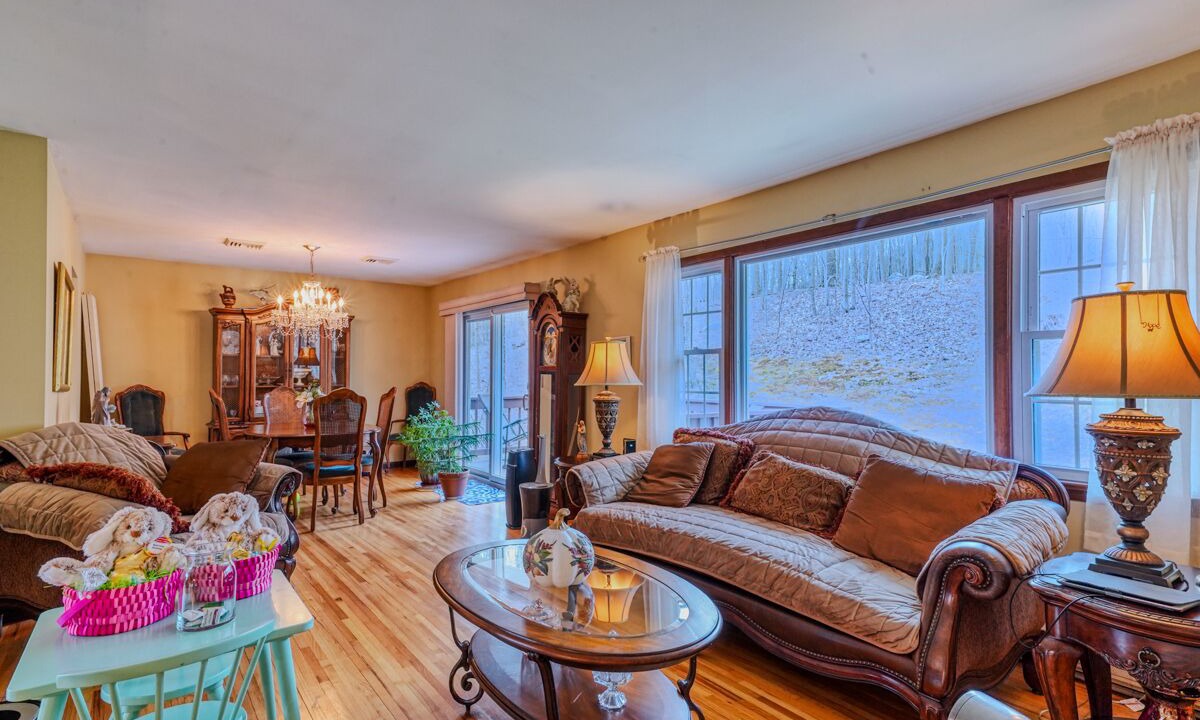Photo of Livingroom in Cold Spring