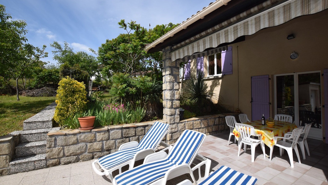 Photo of Patio Balcony in Sampzon