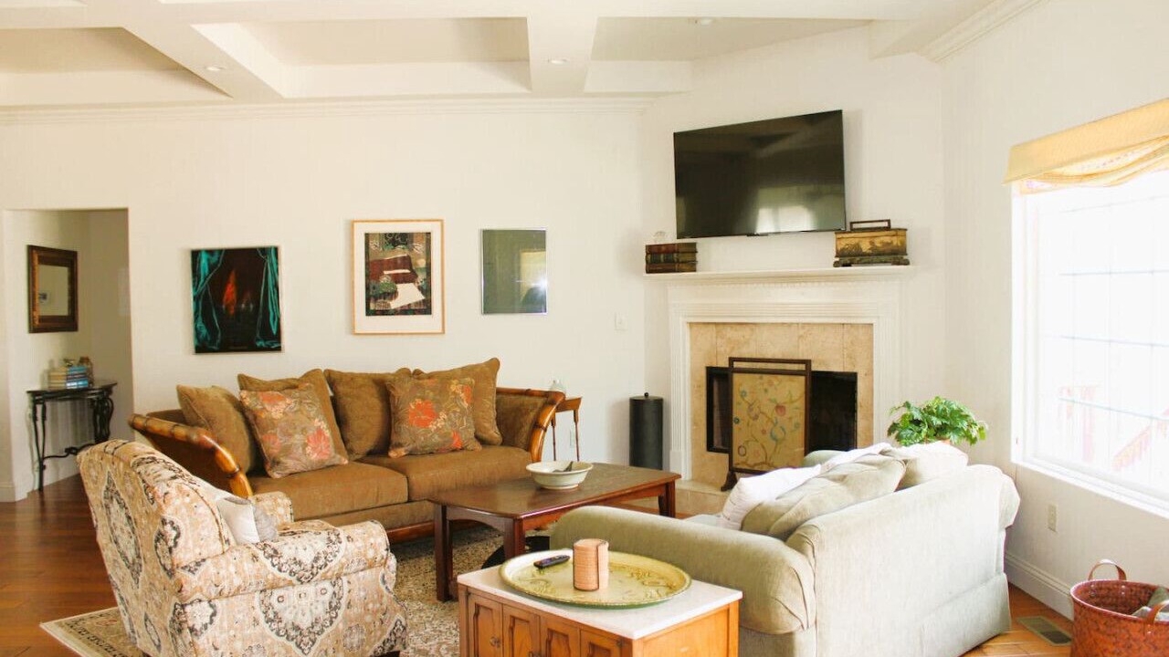 Photo of Livingroom in Jones Mills