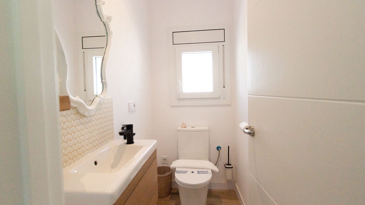 Photo of Bathroom in El Castell de Montornes