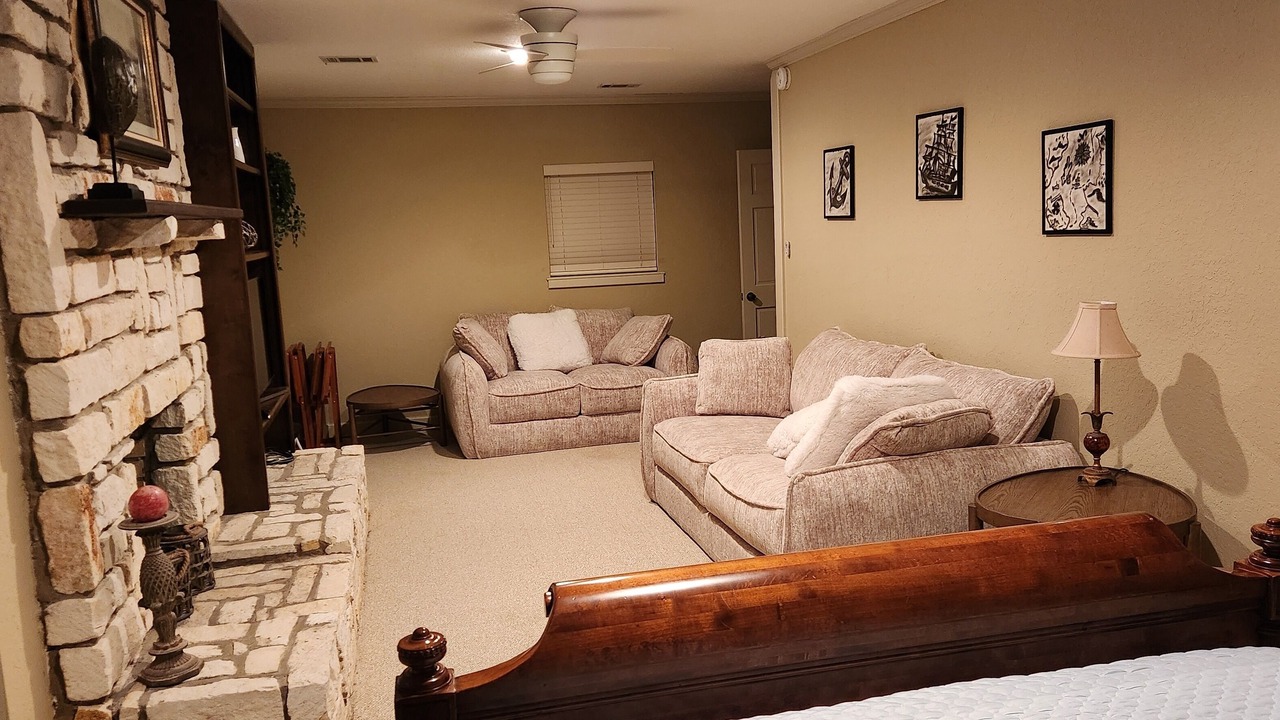 Photo of Livingroom in Mid America