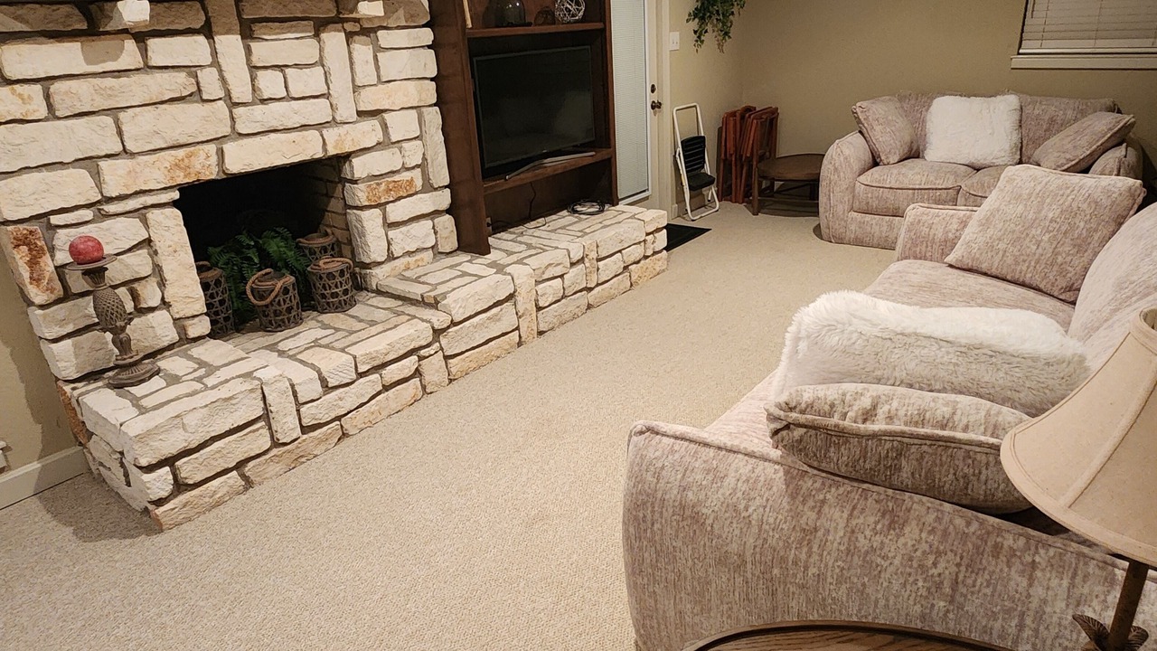 Photo of Livingroom in Mid America