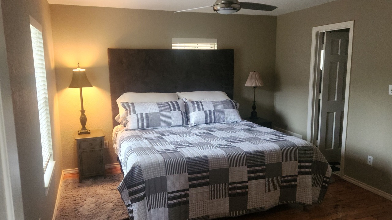 Photo of Bedroom in Mid America