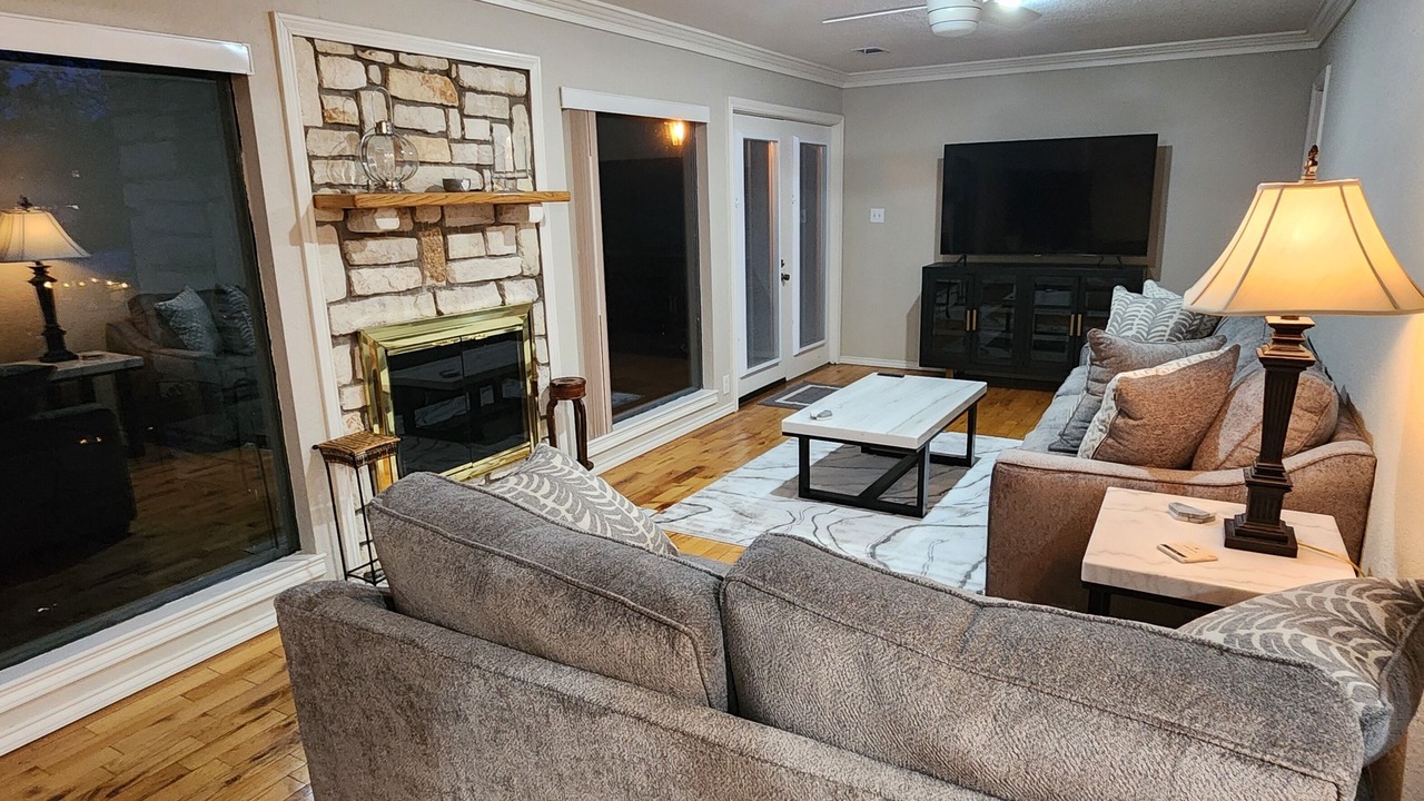 Photo of Livingroom in Mid America