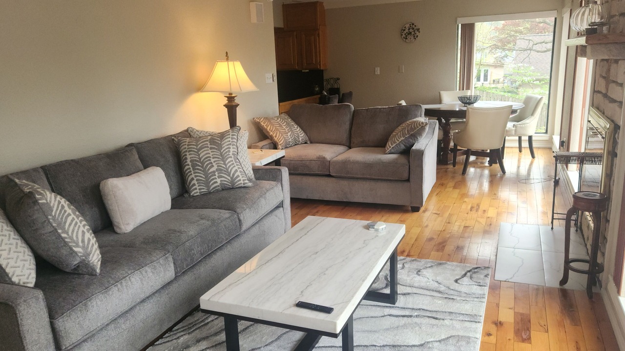 Photo of Livingroom in Mid America