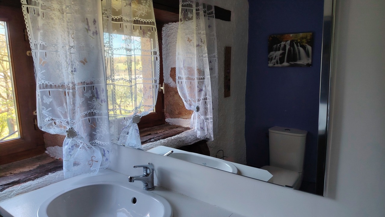 Photo of Bathroom in Palmas-d'Aveyron