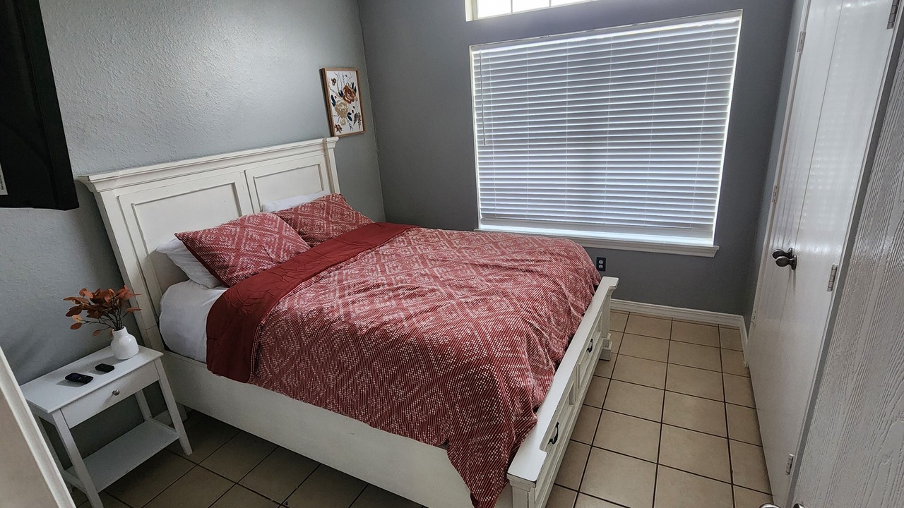 Photo of Bedroom in League City